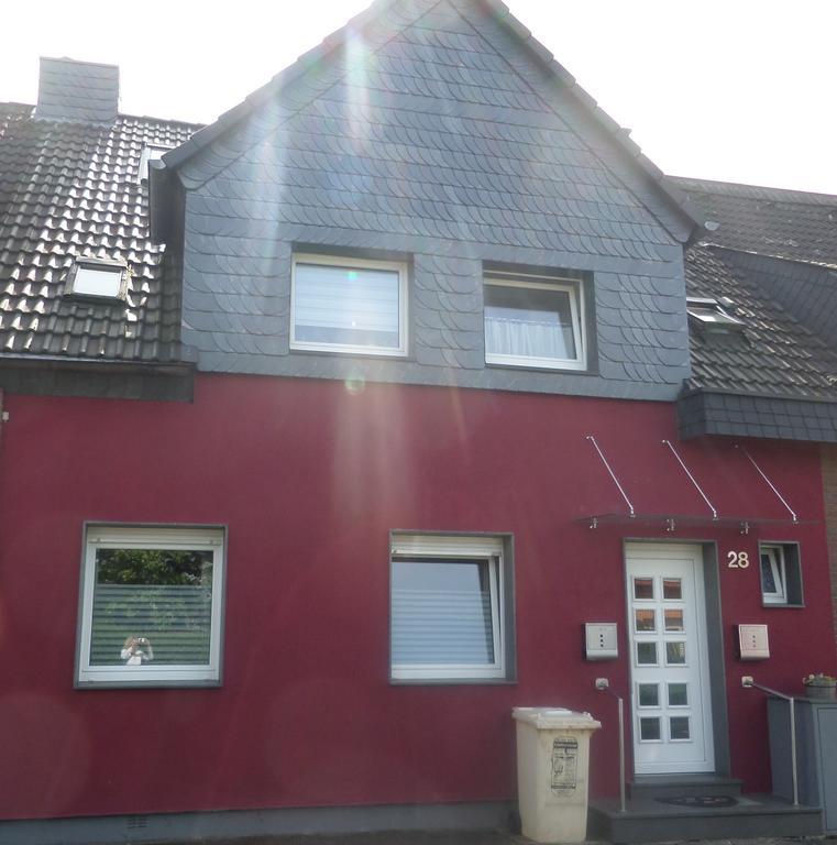 Flughafenapartement Sky View Düsseldorf Zewnętrze zdjęcie