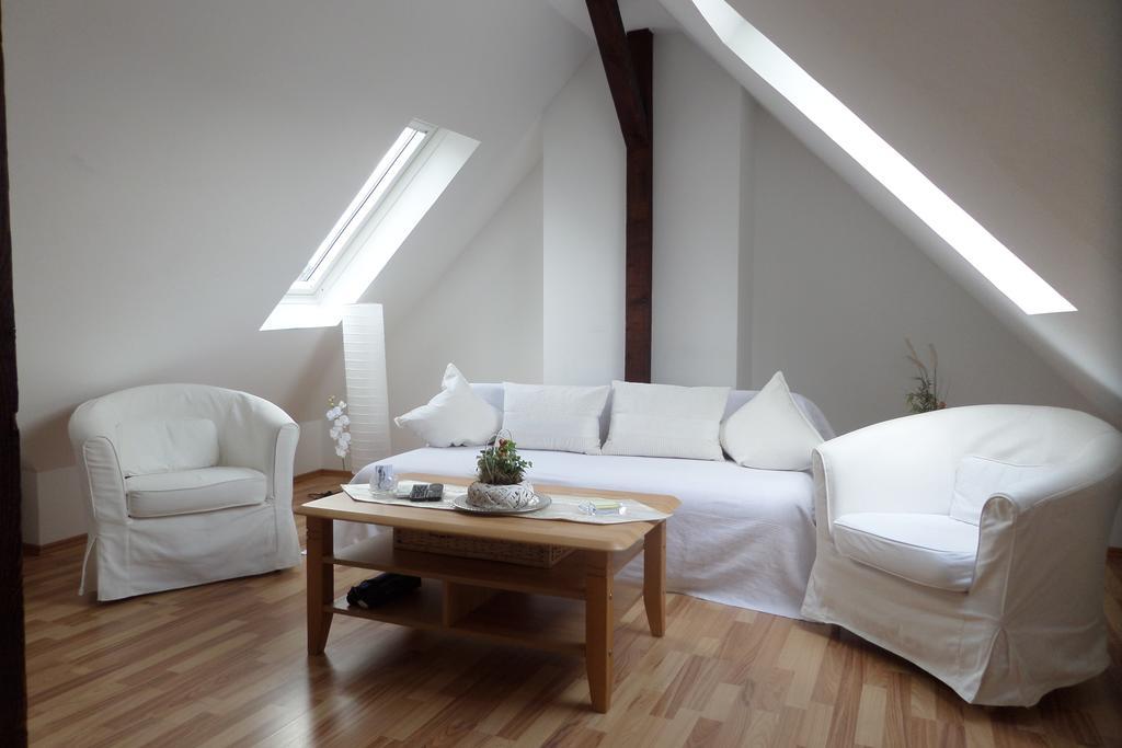 Flughafenapartement Sky View Düsseldorf Zewnętrze zdjęcie